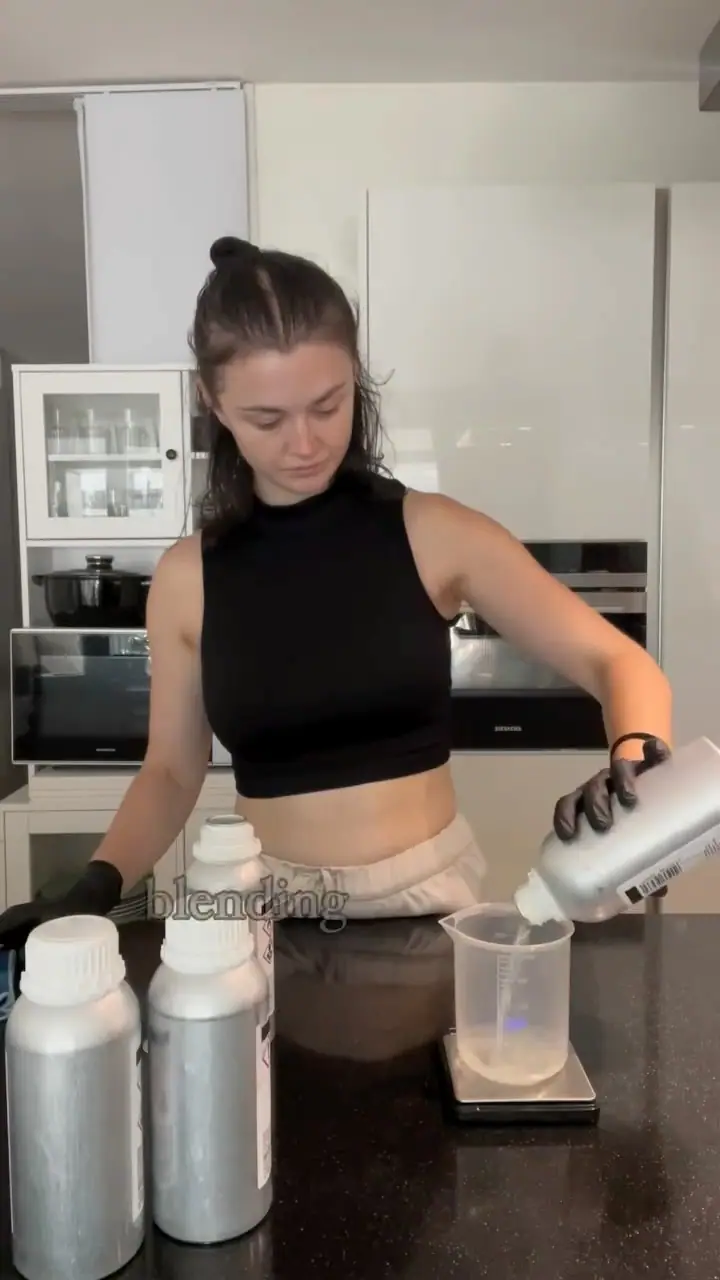 Blending essential oils by hand